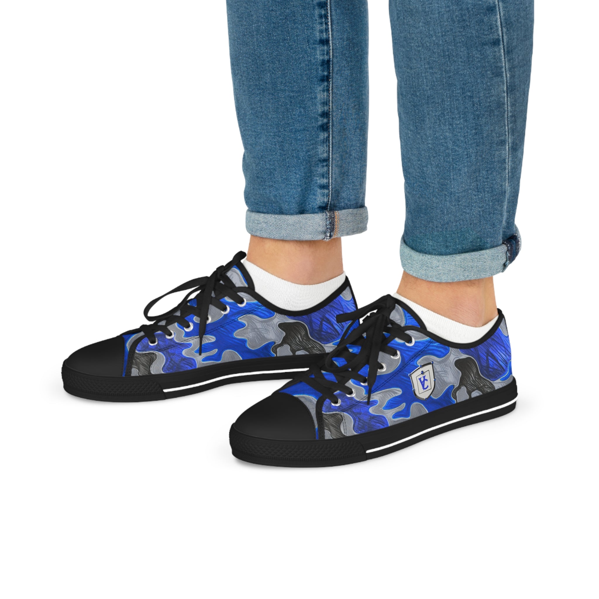 Stylish Men's Low Top Sneakers - Blue Camouflage Design